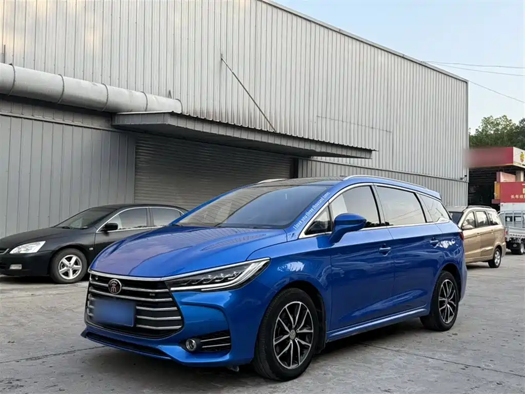 BYD MAX 2018 — фото 1