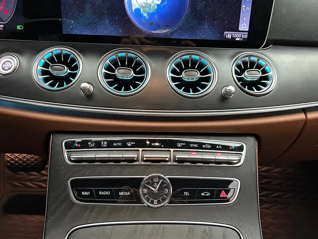 Mercedes-Benz E-Class 2018 — фото 11