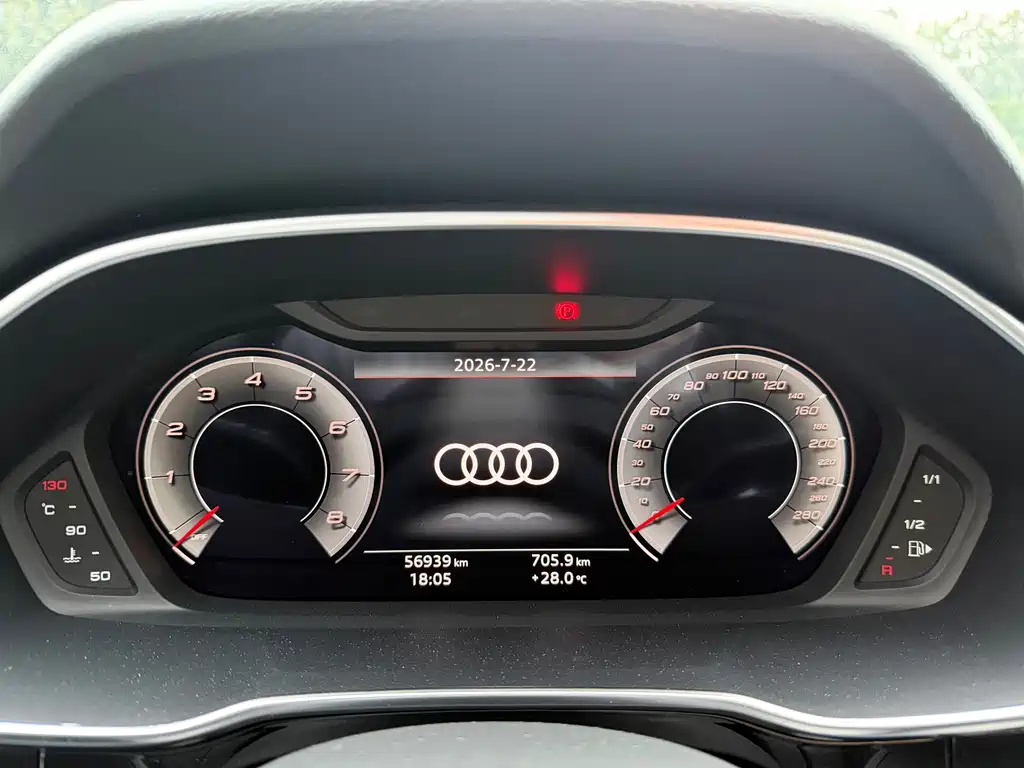 Audi Q3 2023 — фото 8