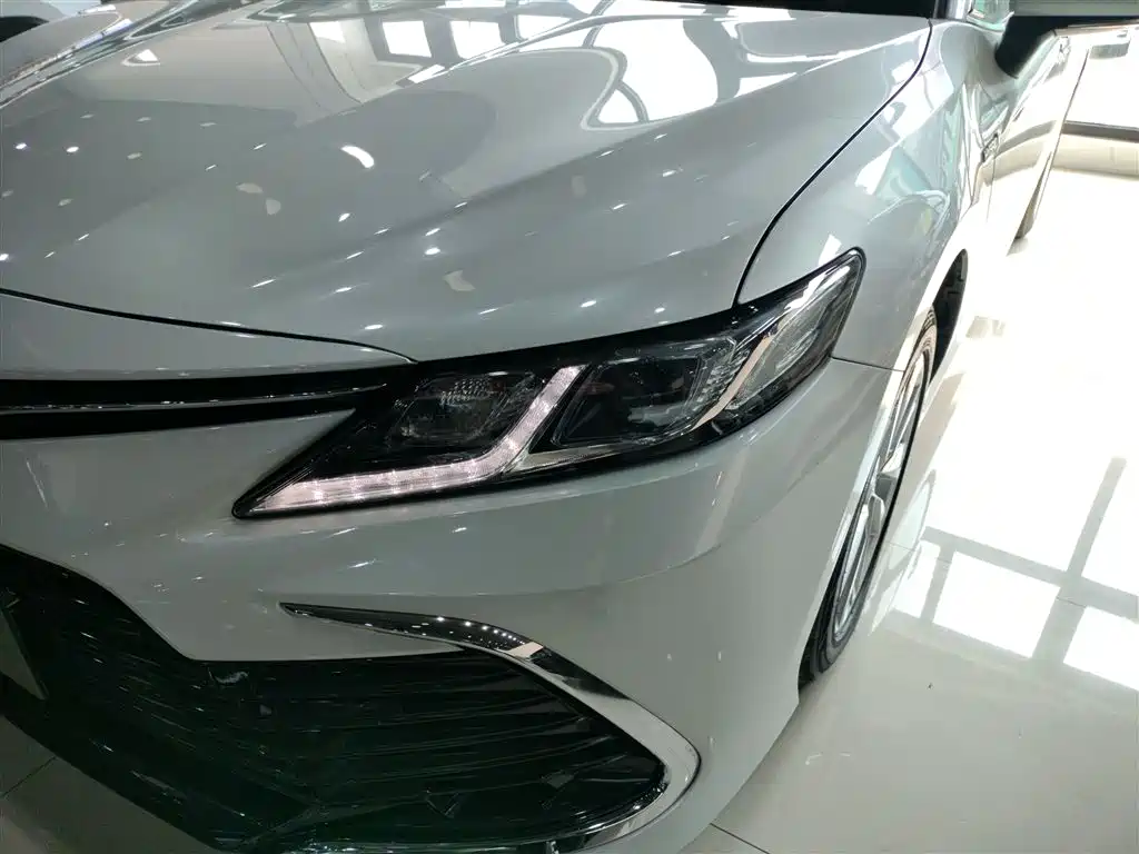 Toyota Camry 2024 — фото 24