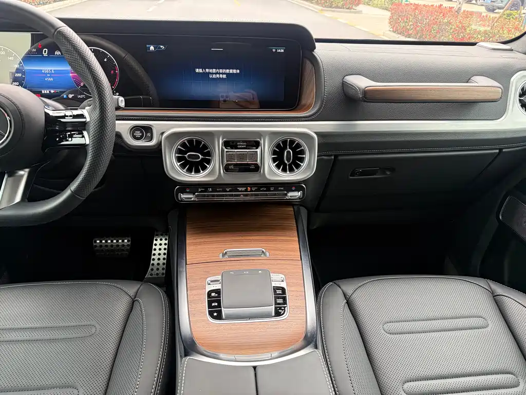 Mercedes-Benz G-Class 2025 — фото 11