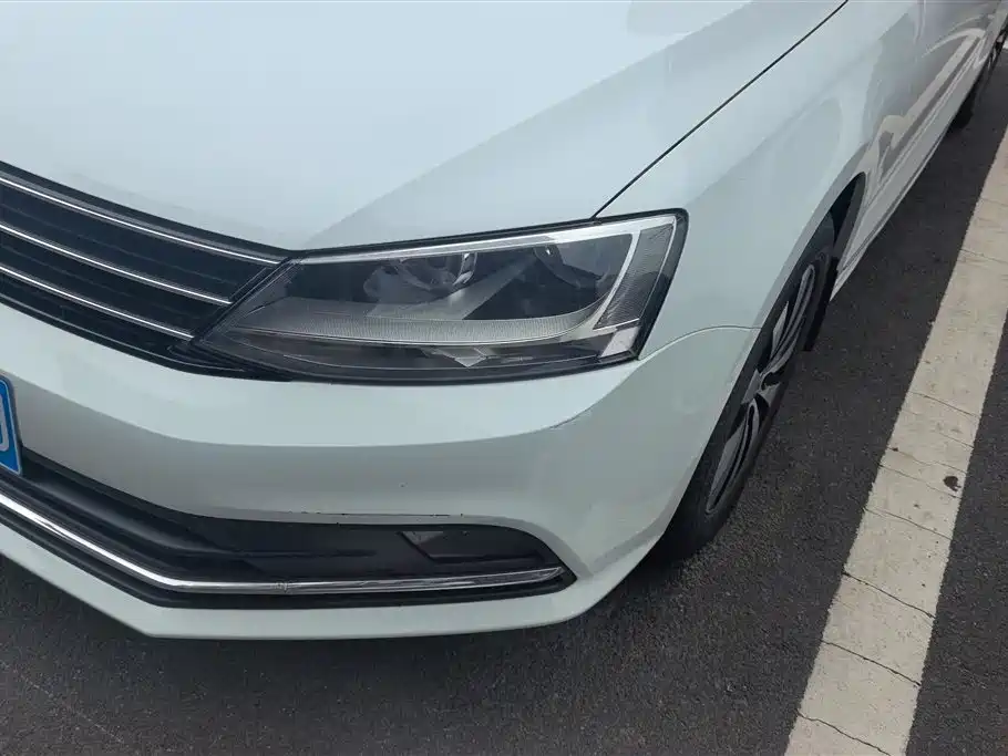 Volkswagen Sagitar 2018