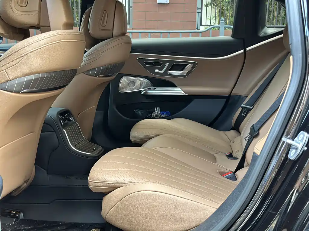 Mercedes-Benz E-Class 2024