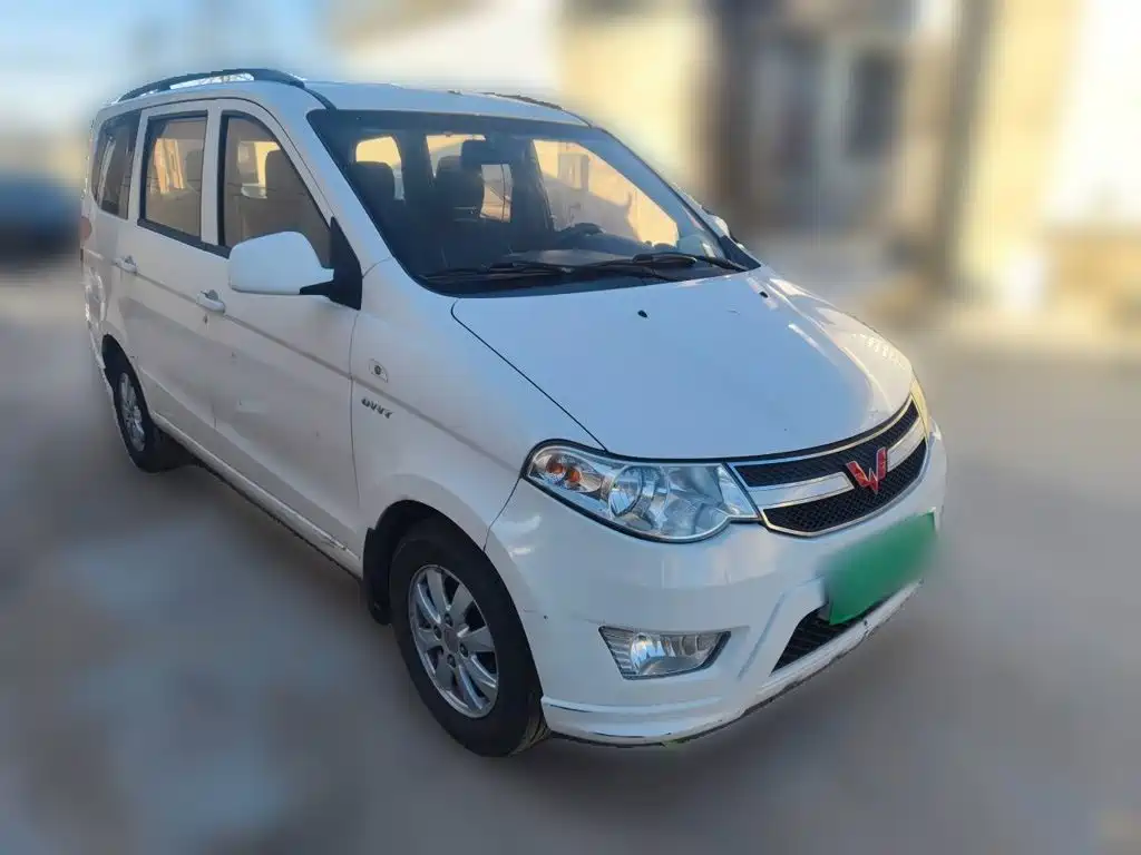 Wuling Hongguang 2017 — фото 23