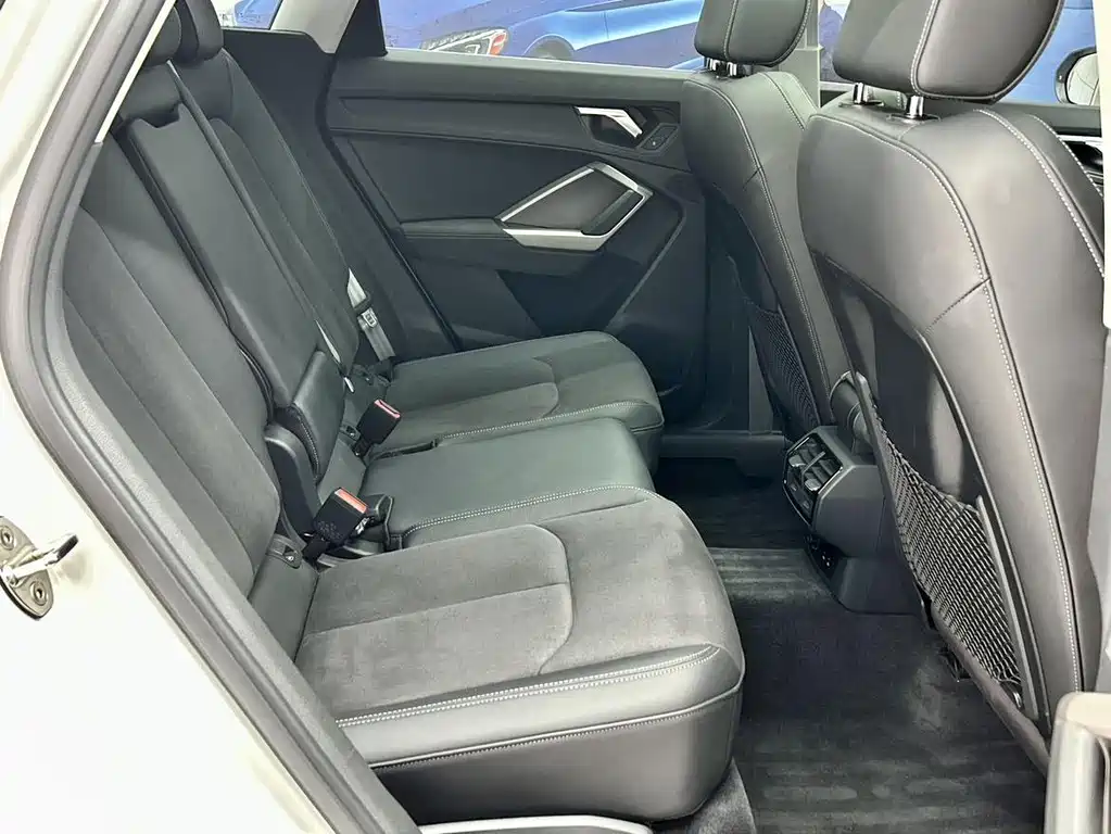 Audi Q3 2023 — фото 11