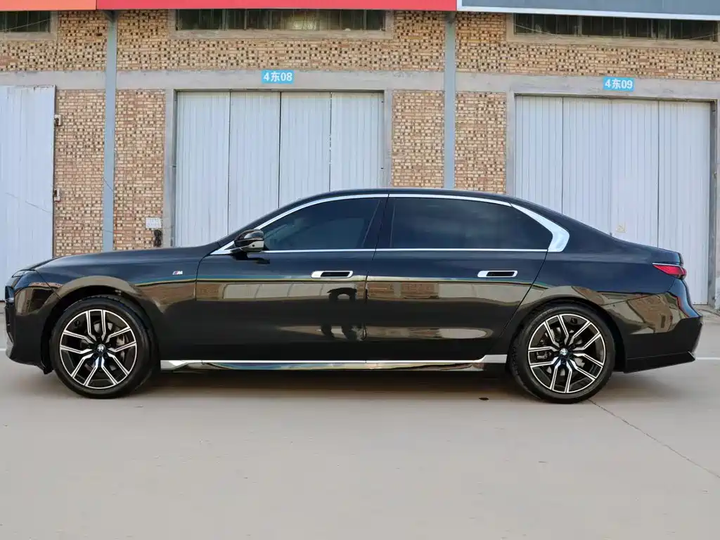 BMW 7 Series 2025 — фото 17