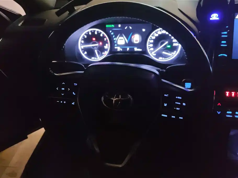 Toyota Avalon 2020 — фото 15