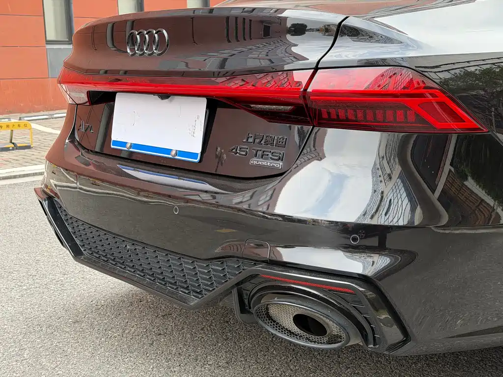 Audi A7L 2022 — фото 18