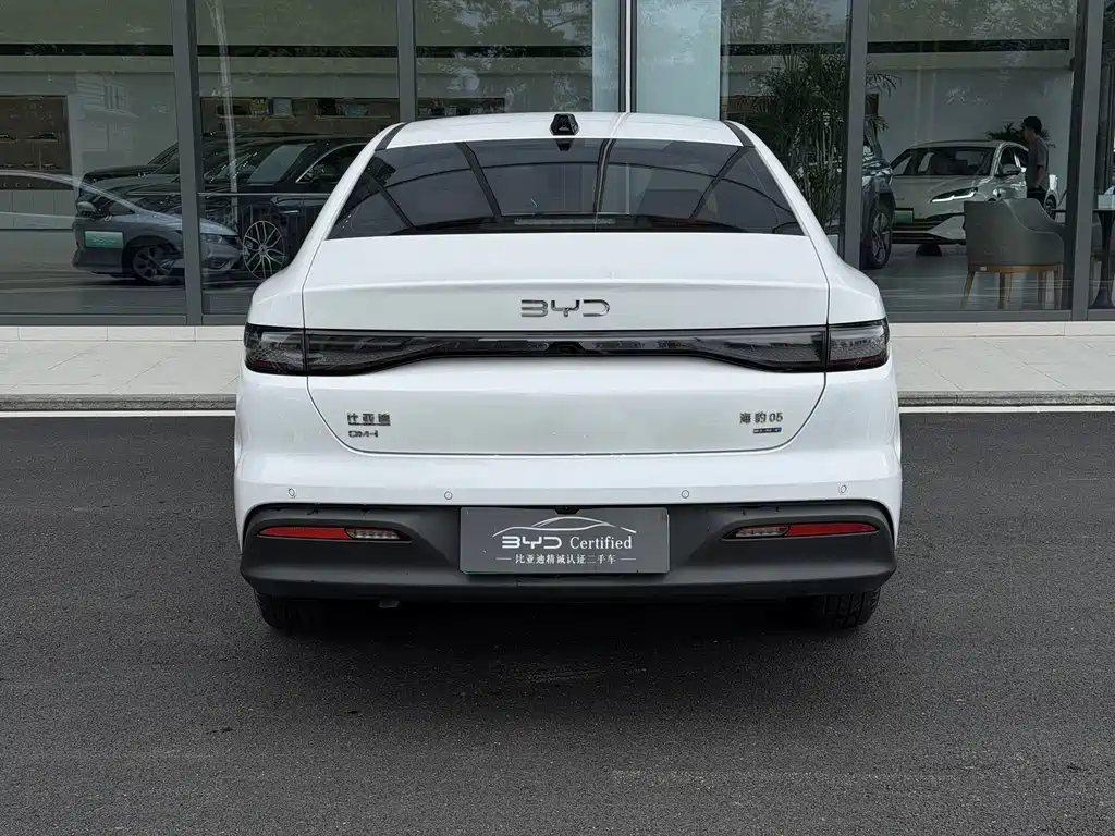 BYD Seal 05 DM-i 2026 — фото 6