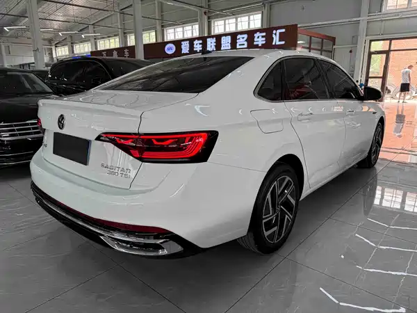 Volkswagen Sagitar 2022