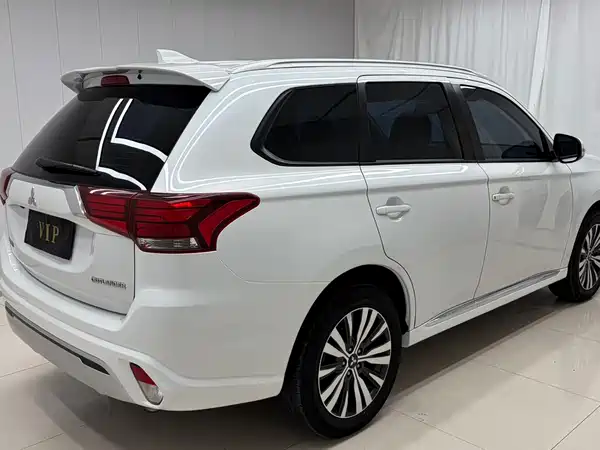 Mitsubishi Outlander 2021