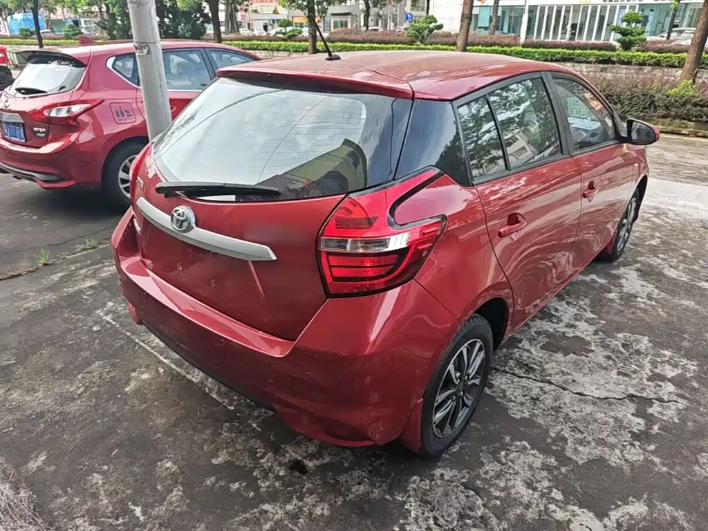 Toyota Yaris L 2020 — фото 7