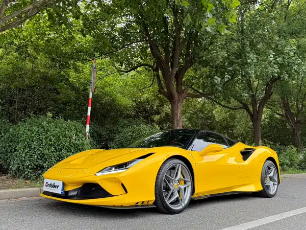 Ferrari F8 2021