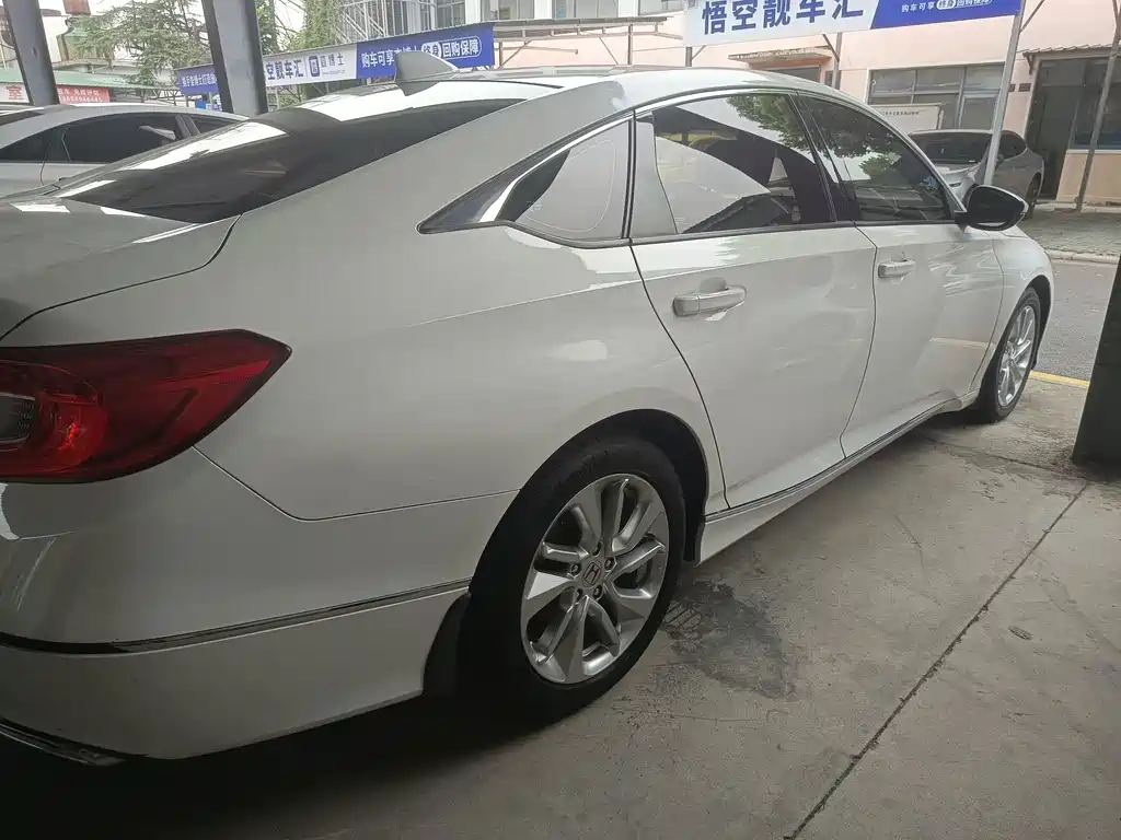 Honda Accord 2019 — фото 12
