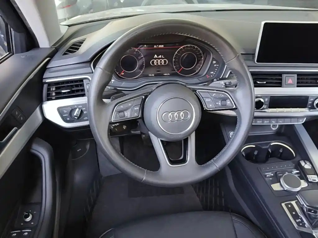 Audi A4L 2020 — фото 11