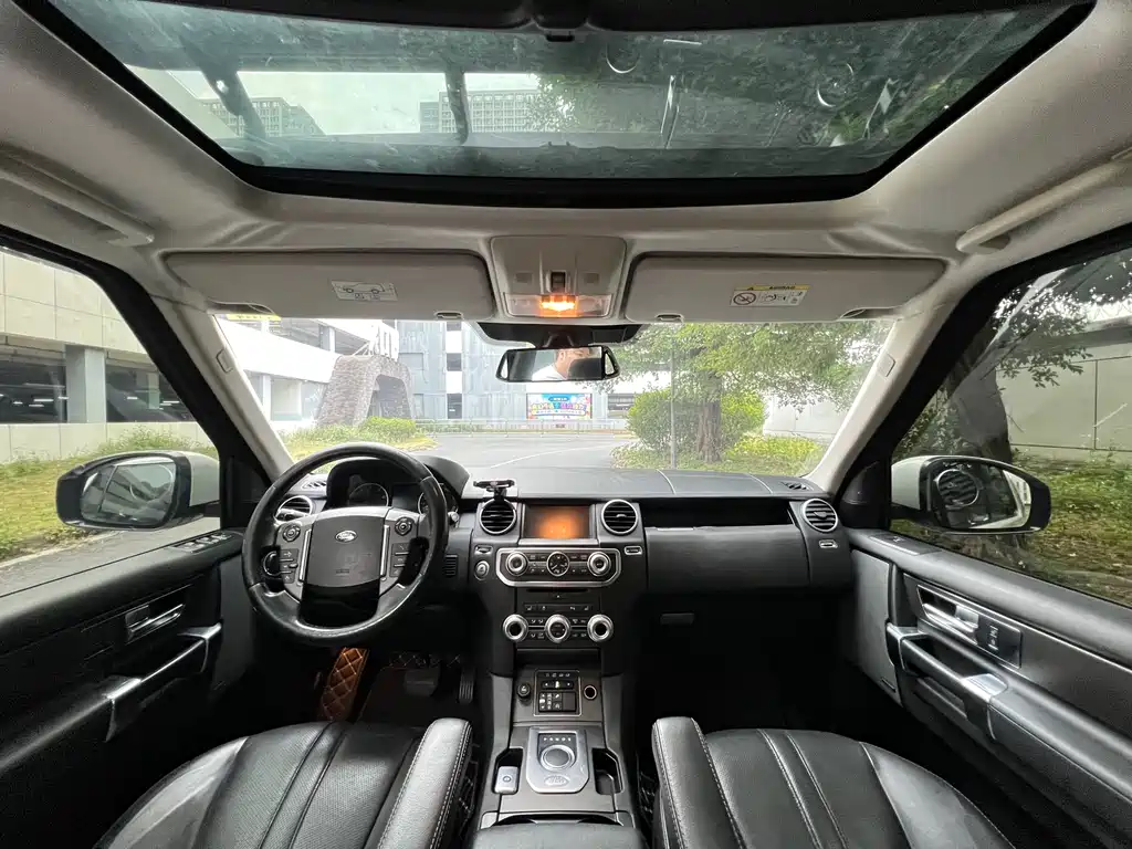 Land Rover Discovery 2015 — фото 6