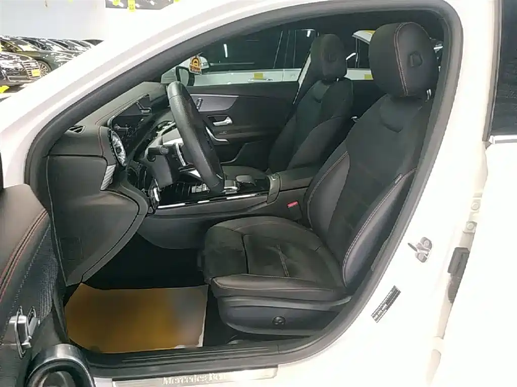 Mercedes-Benz A-Class 2024 — фото 15