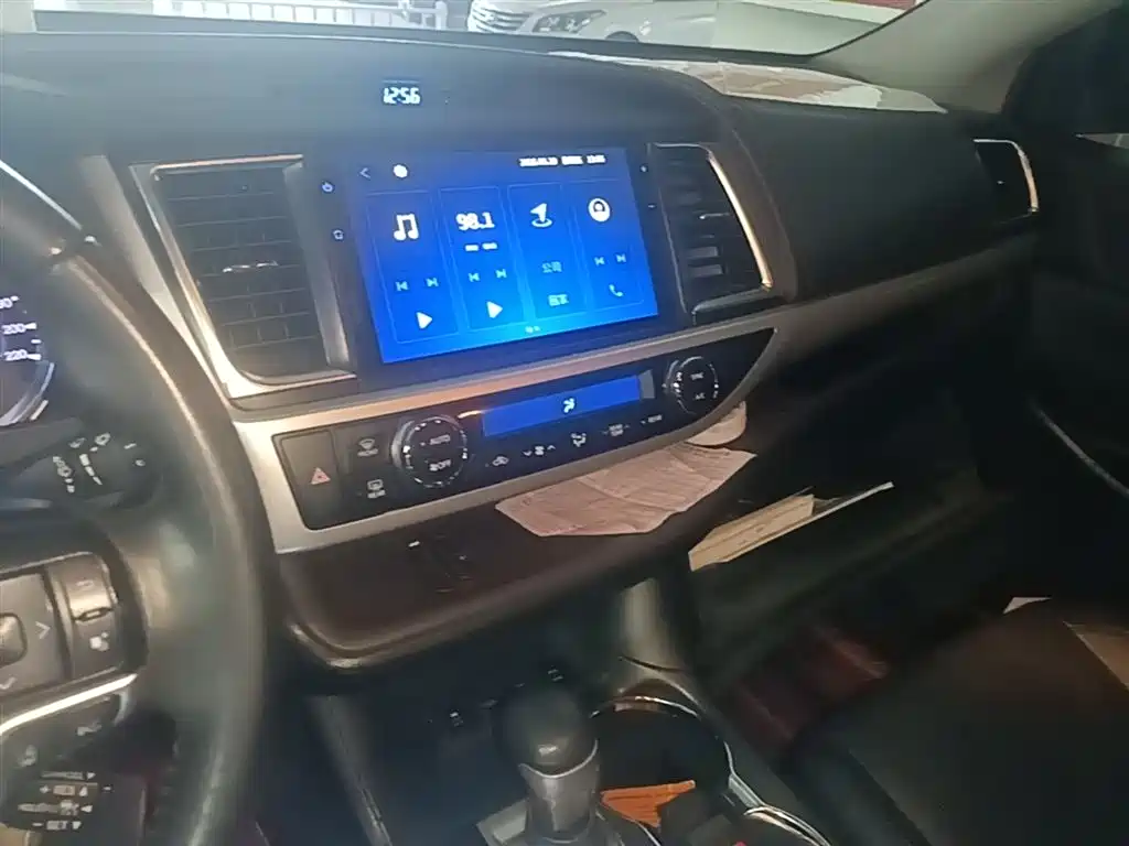 Toyota Highlander 2021 — фото 13