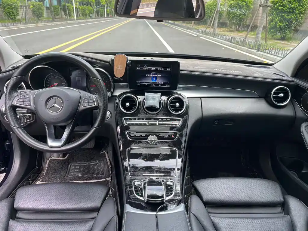 Mercedes-Benz C-Class 2018 — фото 9