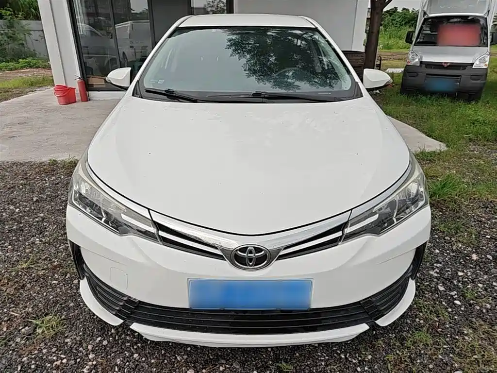 Toyota Corolla 2018 — фото 3