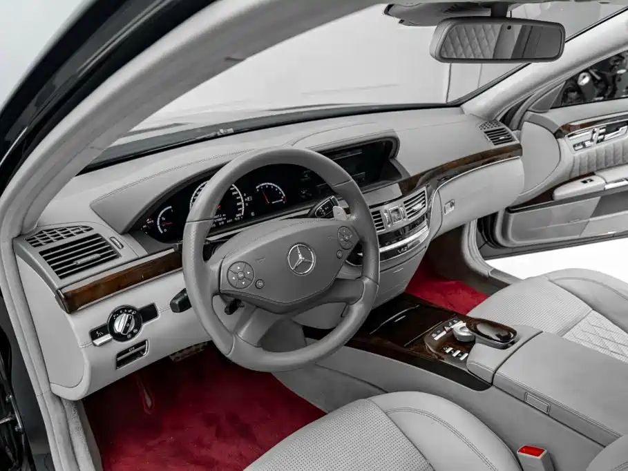 Mercedes-Benz S-Class AMG 2010 — фото 19