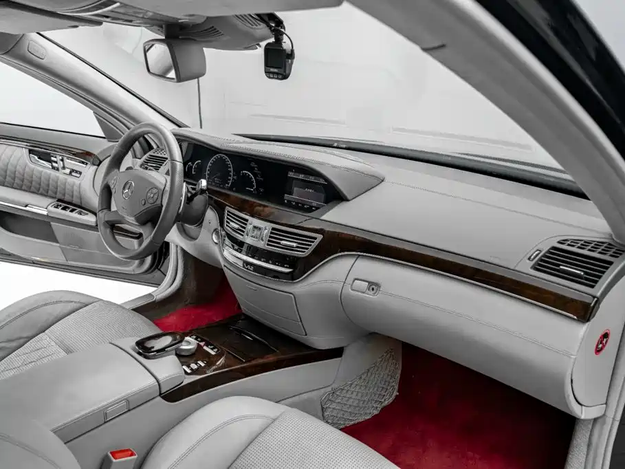 Mercedes-Benz S-Class AMG 2010 — фото 22