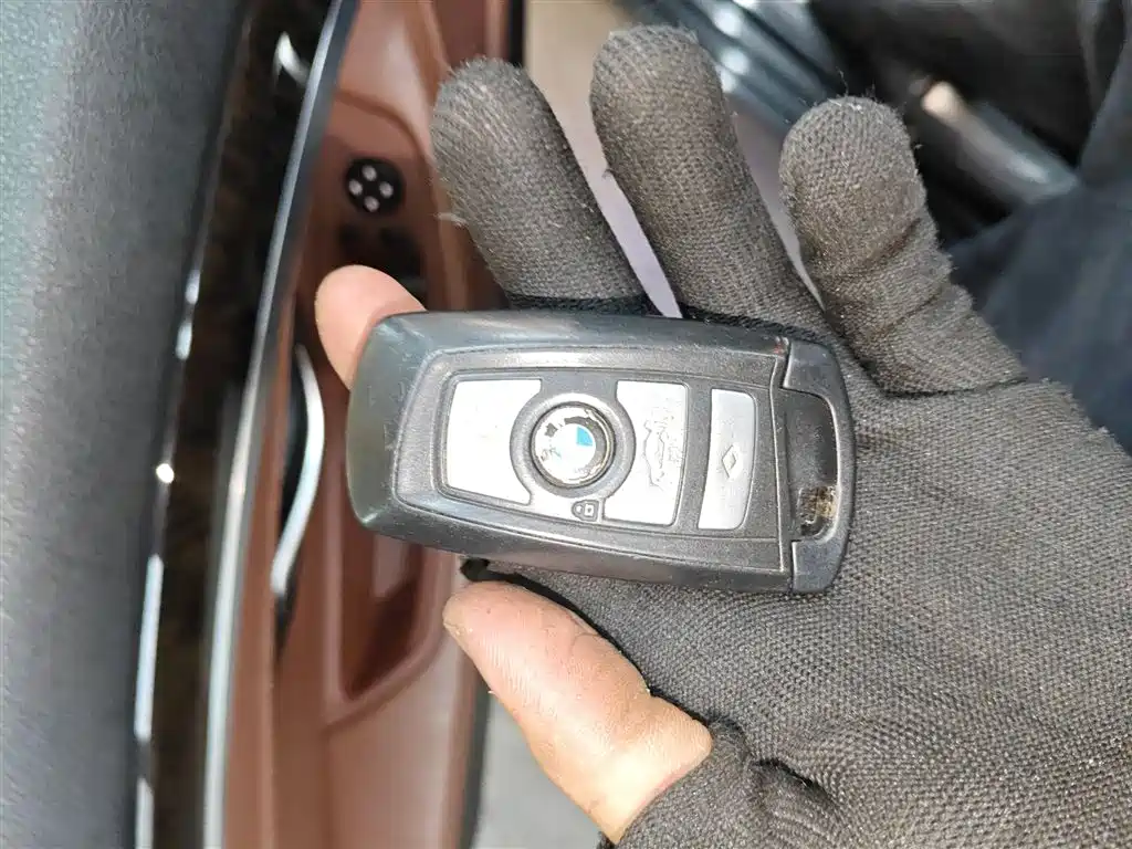 BMW 5 Series 2015 — фото 17