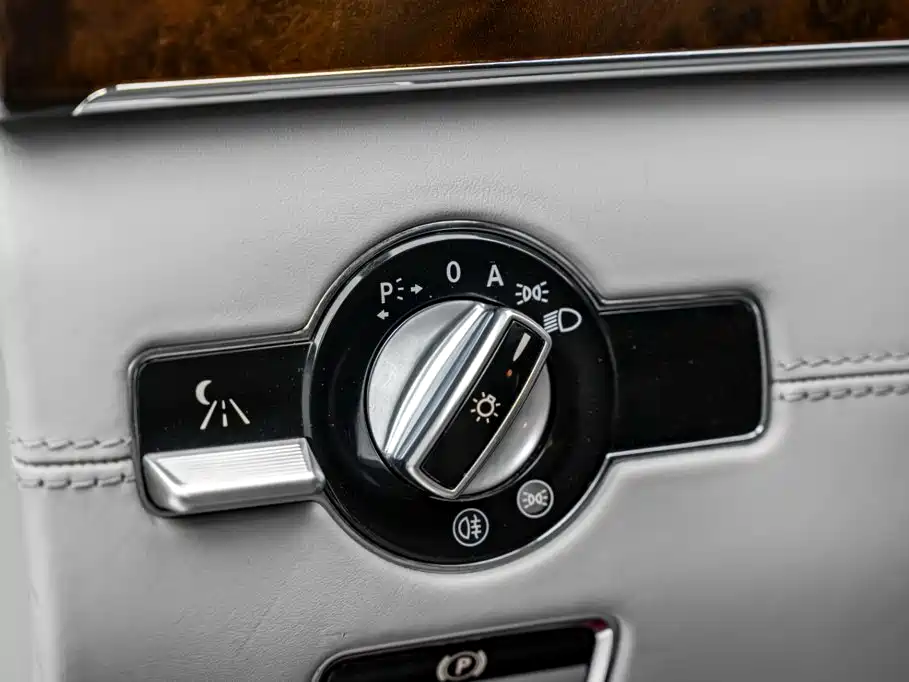 Mercedes-Benz S-Class AMG 2010 — фото 15