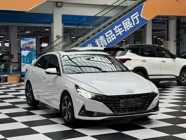 Hyundai Elantra 2023