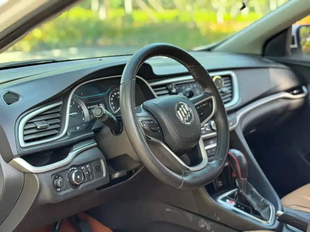 Buick Excelle 2019 — фото 13