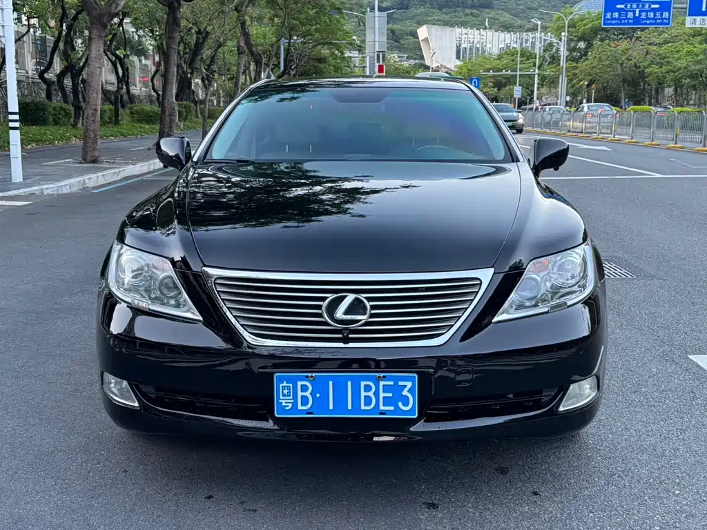 Lexus LS 2008