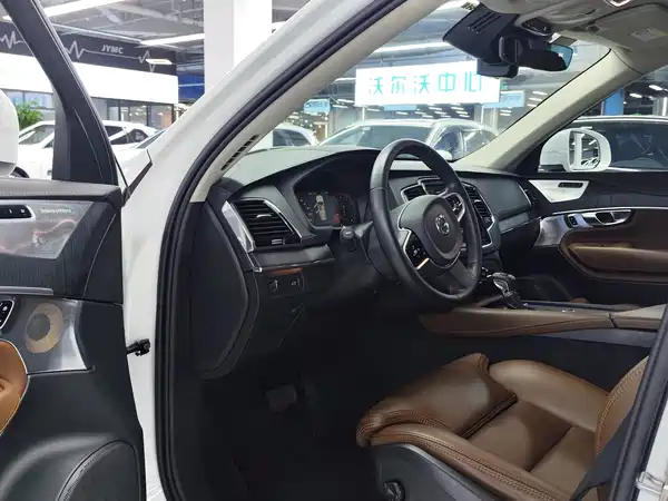 Volvo XC90 2019