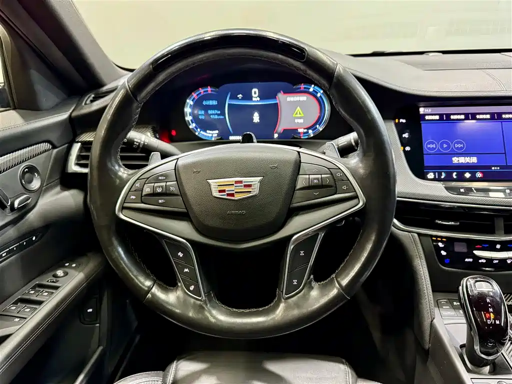 Cadillac CT6 2022 — фото 20