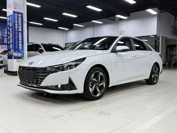 Hyundai Elantra 2022