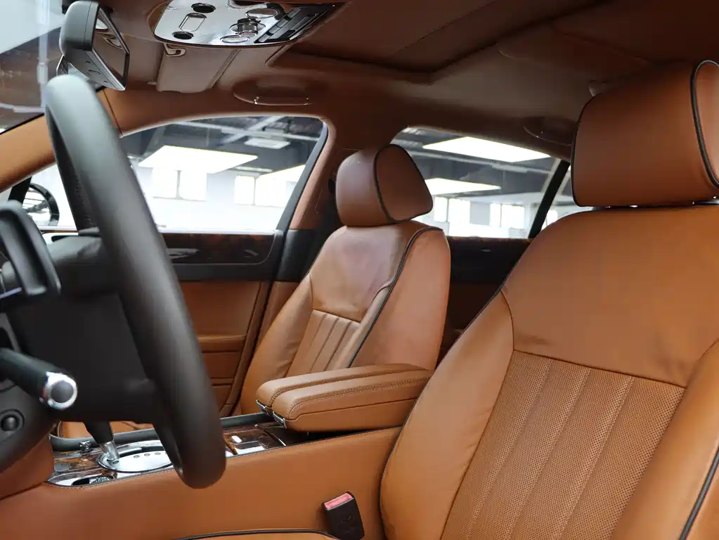 Bentley Flying Spur 2014 — фото 19