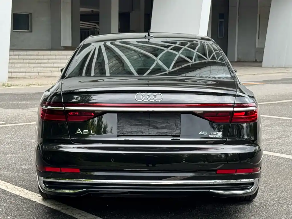 Audi A8 2023
