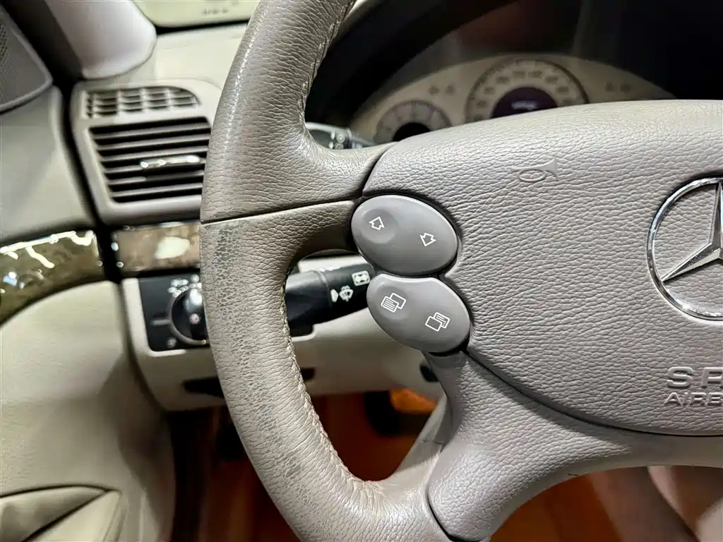 Mercedes-Benz E-Class 2008 — фото 15