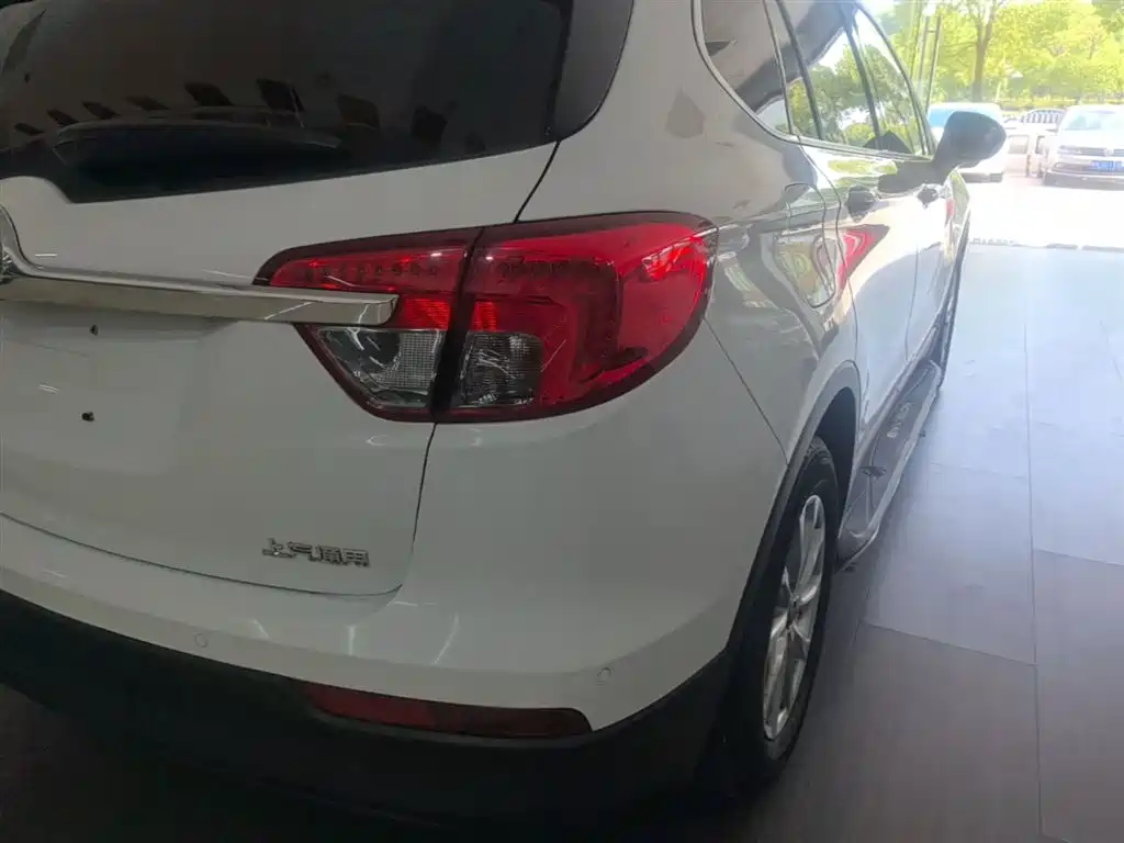 Buick Envision Plus 2017 — фото 8