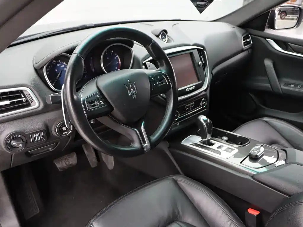 Maserati Ghibli 2015 — фото 19
