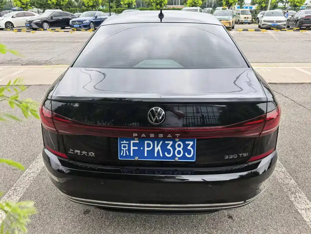 Volkswagen Passat 2023