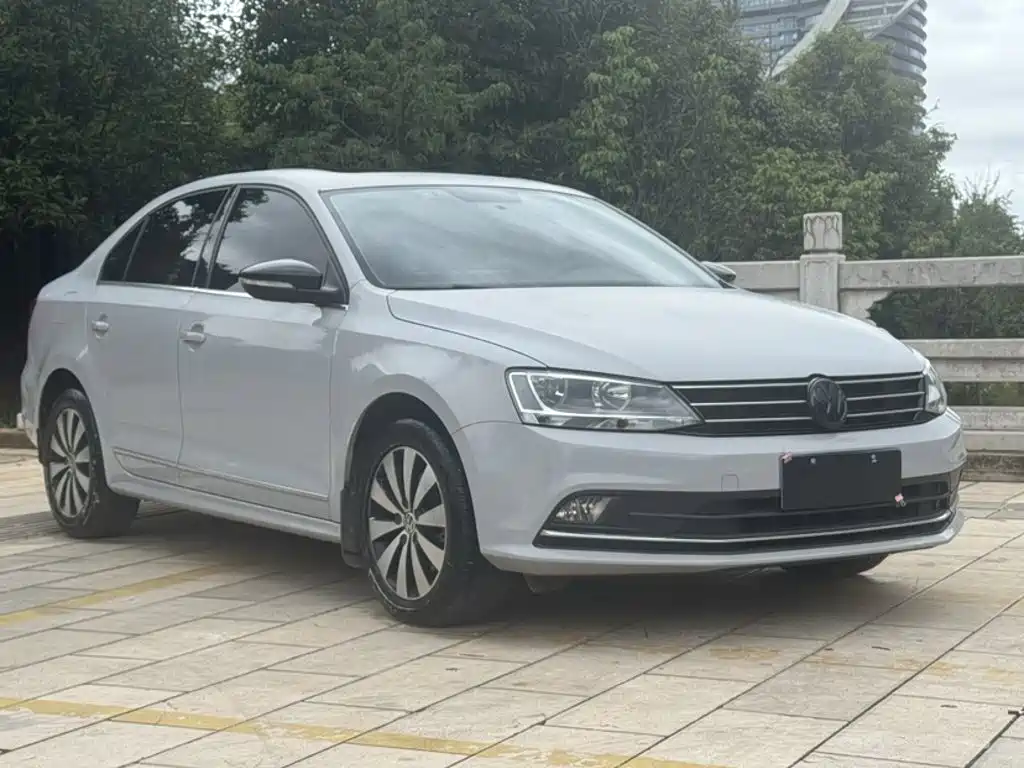 Volkswagen Sagitar 2018