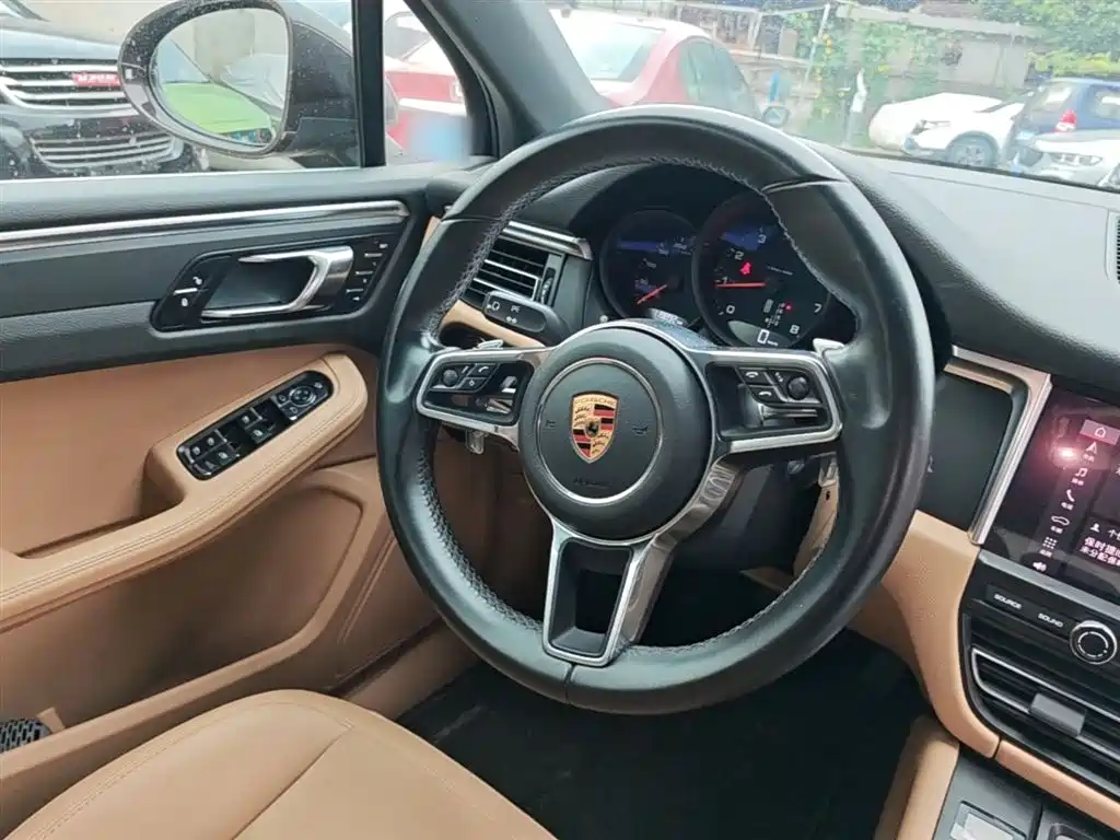 Porsche Macan 2019 — фото 11