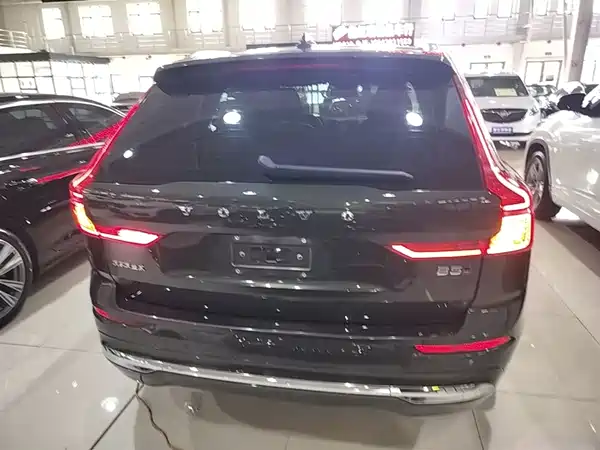 Volvo XC60 2022