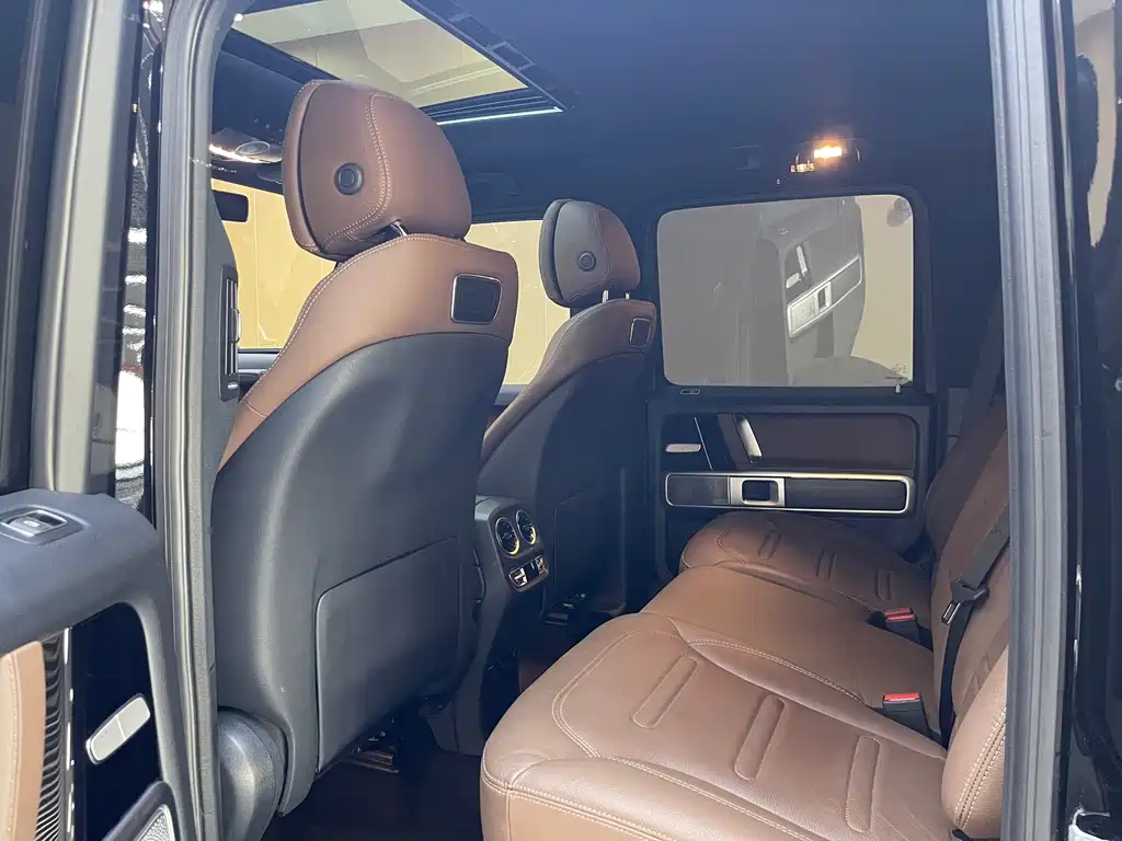 Mercedes-Benz G-Class 2024 — фото 13