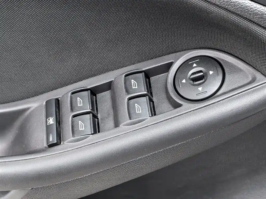 Ford Focus 2018 — фото 9