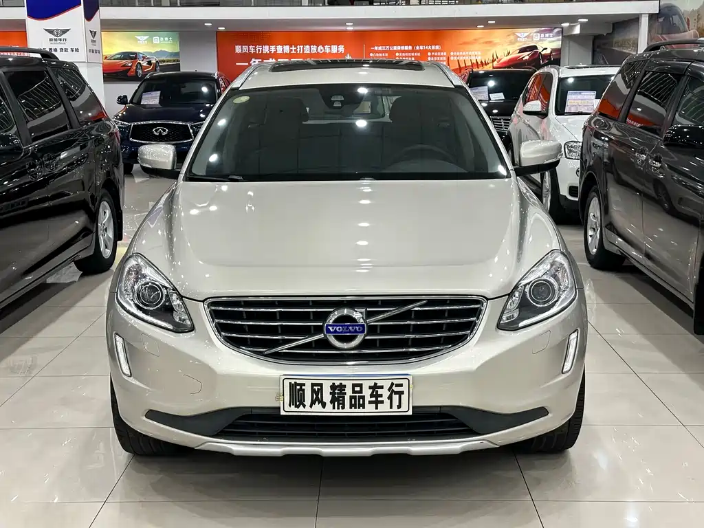 Volvo XC60 2017 — фото 30