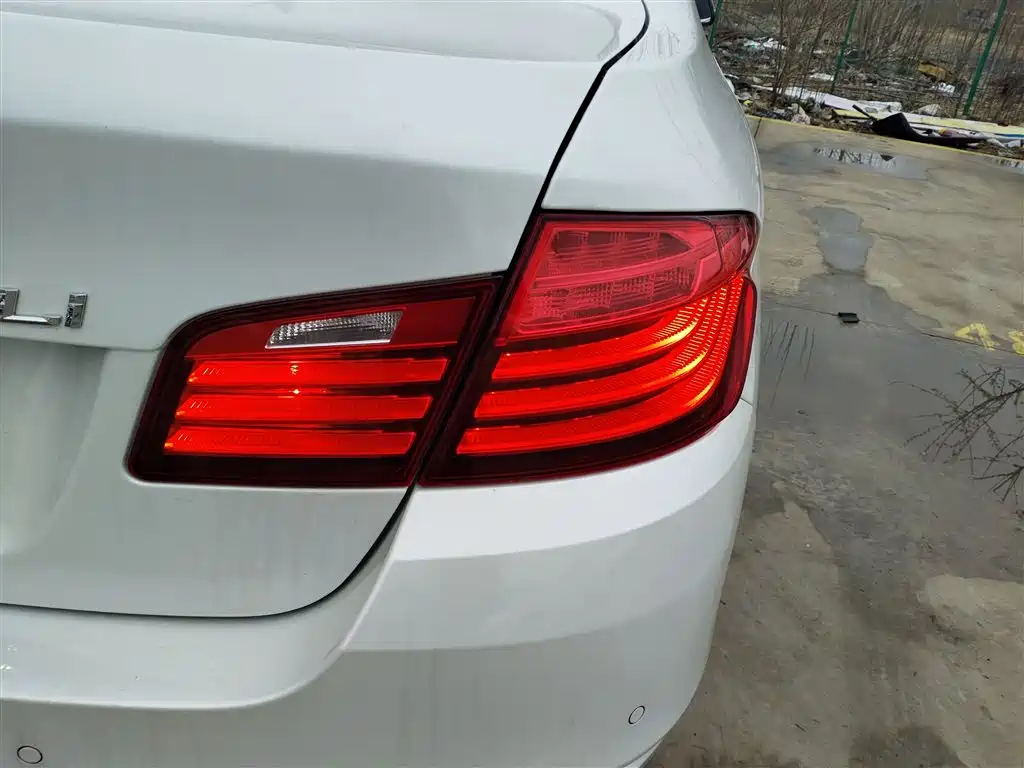 BMW 5 Series 2015 — фото 8