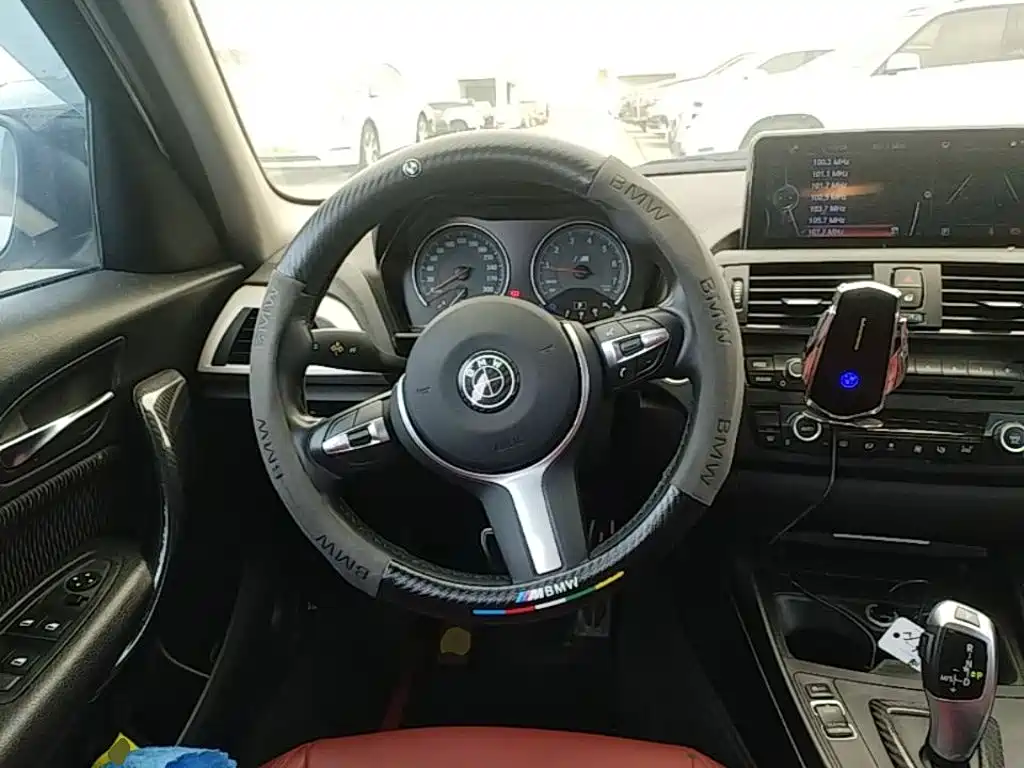 BMW 1 Series 2015 — фото 11
