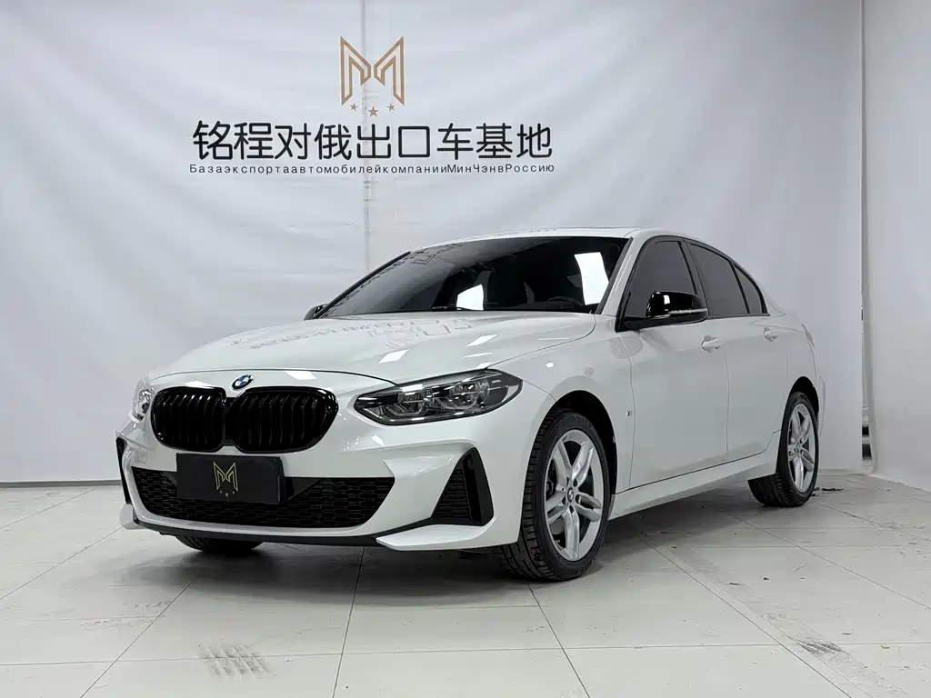 BMW 1 Series 2022 — фото 1