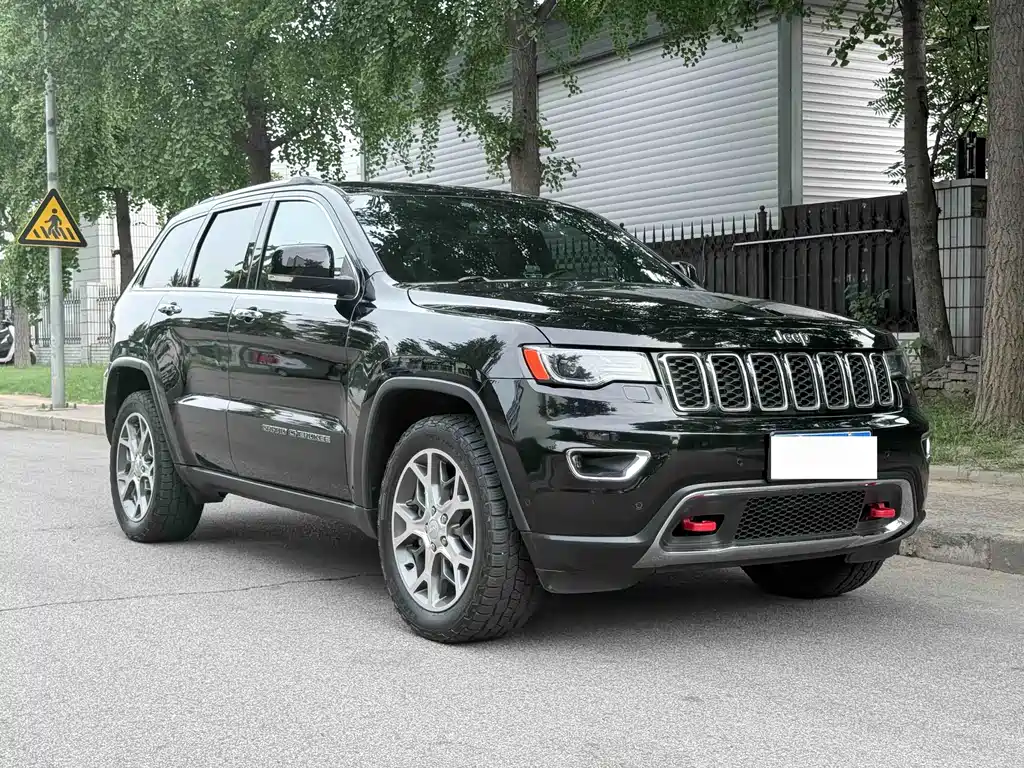 Jeep Grand Cherokee 2022 — фото 3